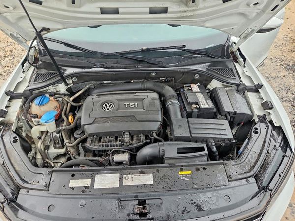 2017 VOLKSWAGEN PASSAT