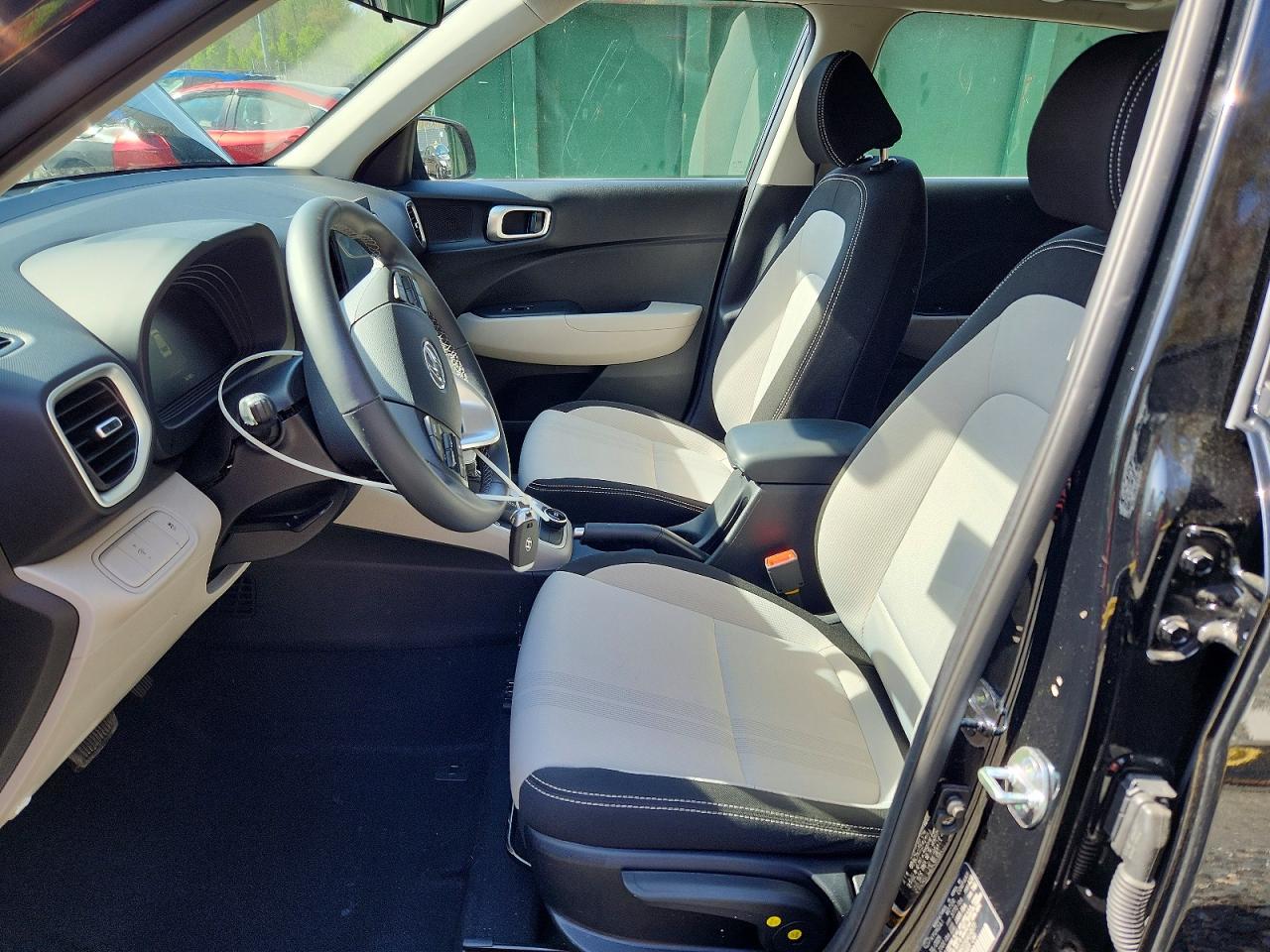 2025 HYUNDAI VENUE SEL, Limited