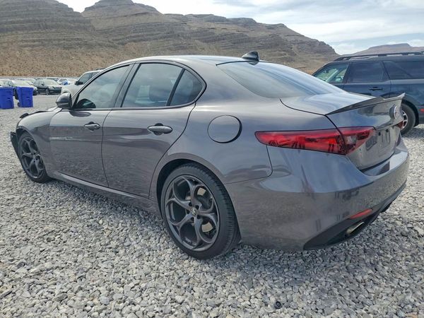 2018 ALFA ROMEO GIULIA TI RWD