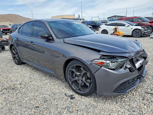 2018 ALFA ROMEO GIULIA TI RWD