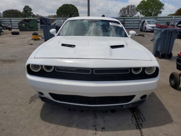 2018 DODGE CHALLENGER SXT