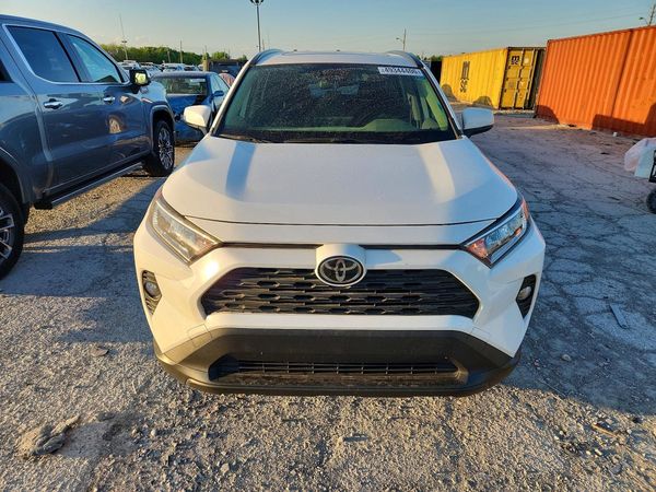 2019 TOYOTA RAV4 XLE / XLE Premium 4WD