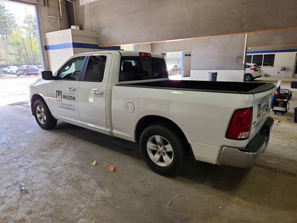 2017 RAM 1500 SLT QUAD CAB 4X2
