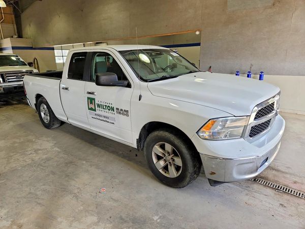 2017 RAM 1500 SLT QUAD CAB 4X2