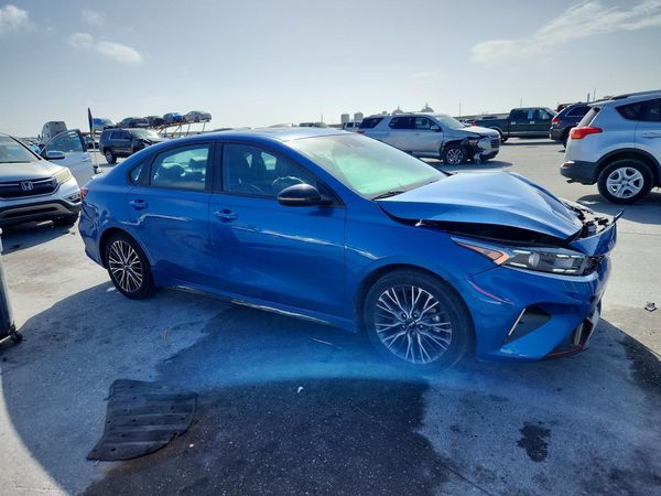 2023 KIA FORTE GT Line