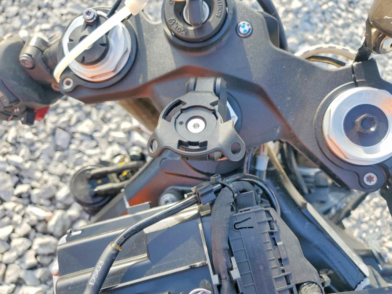 2025 BMW S 1000
