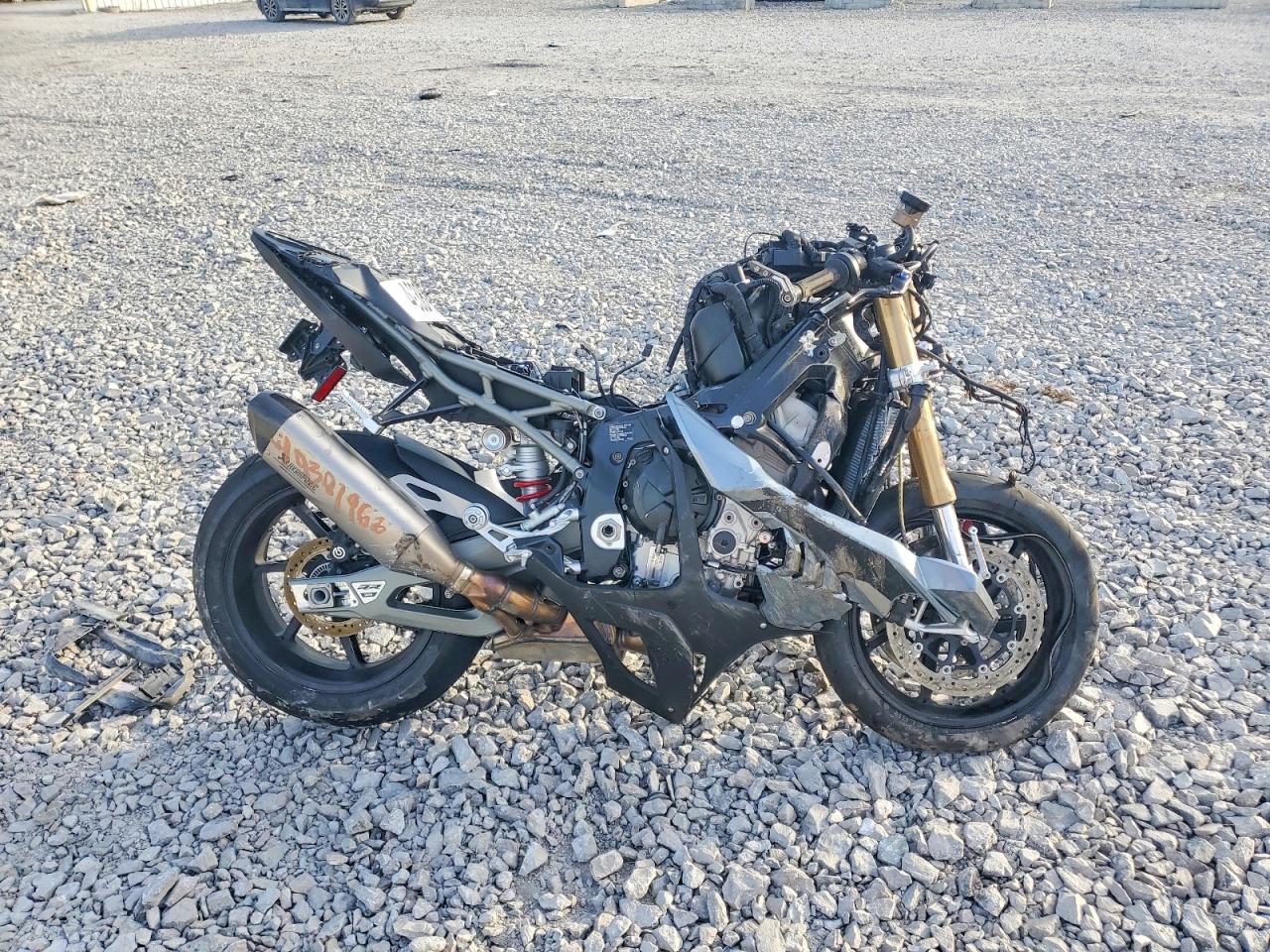 2025 BMW S 1000