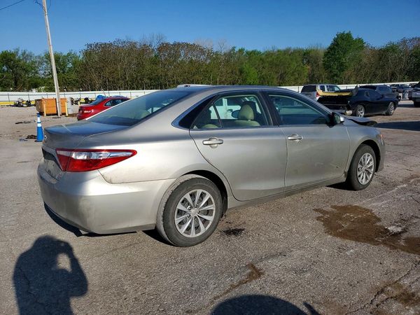 2016 TOYOTA CAMRY