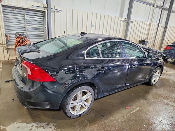 2015 VOLVO S60 Premier (non R design)