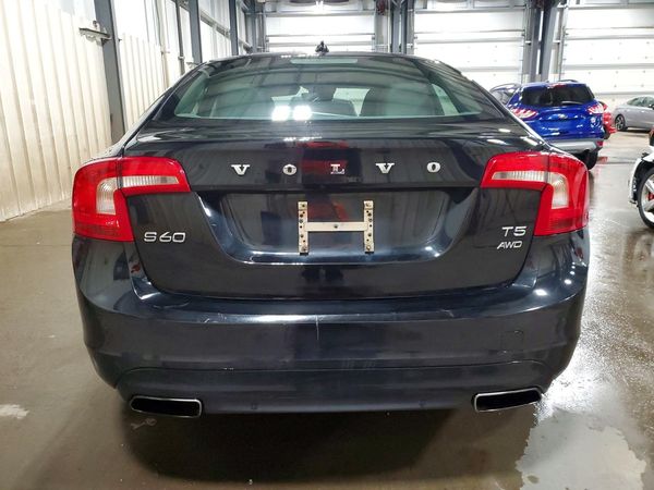 2015 VOLVO S60 Premier (non R design)