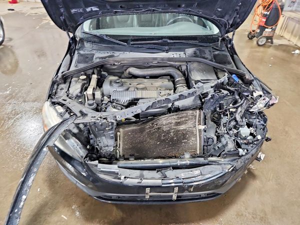 2015 VOLVO S60 Premier (non R design)
