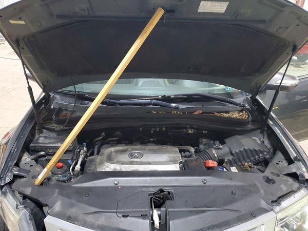 2012 ACURA MDX Tech — Engine bay