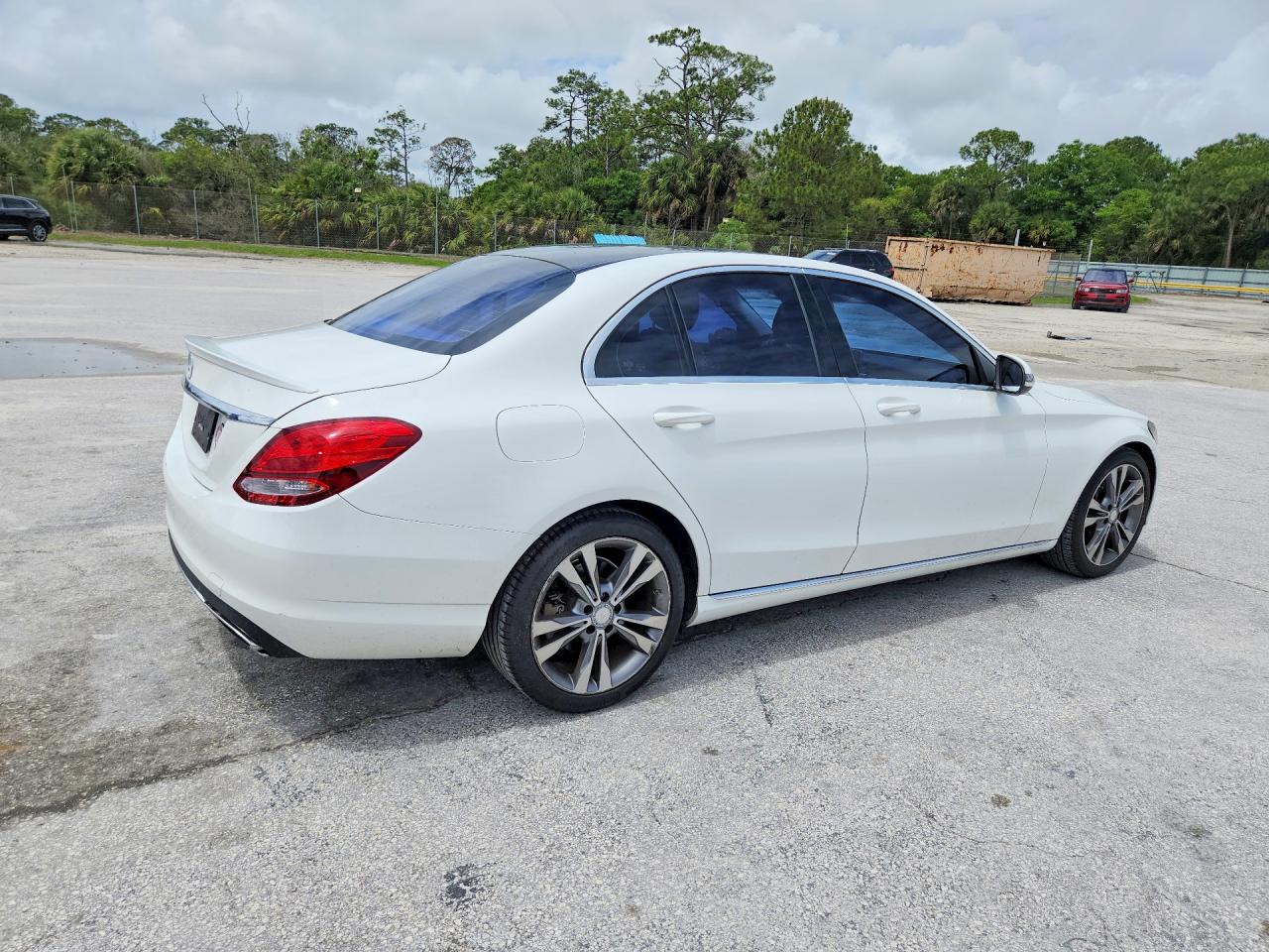 2017 MERCEDES-BENZ C C300