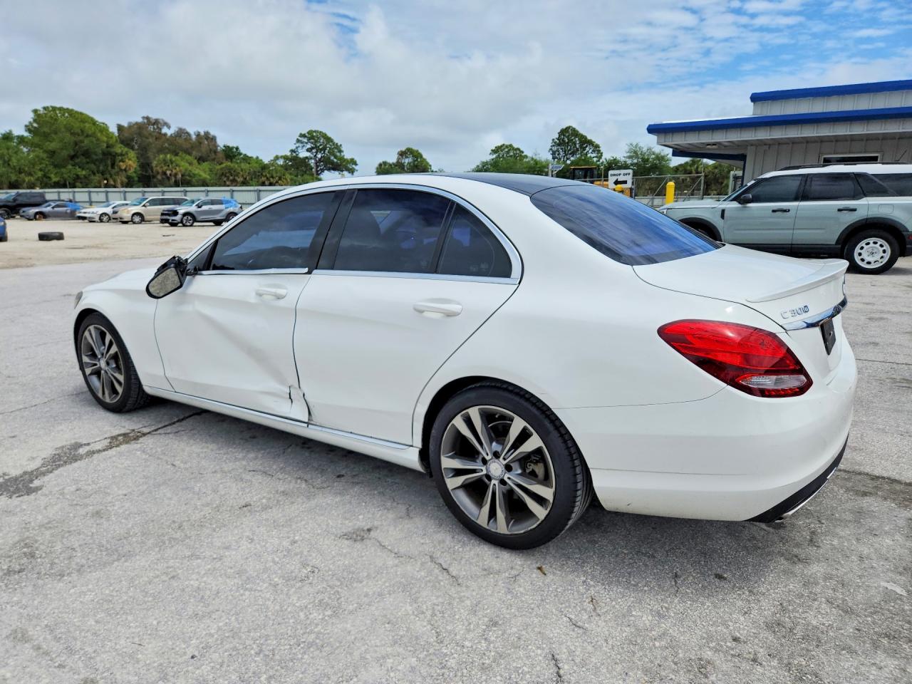 2017 MERCEDES-BENZ C C300