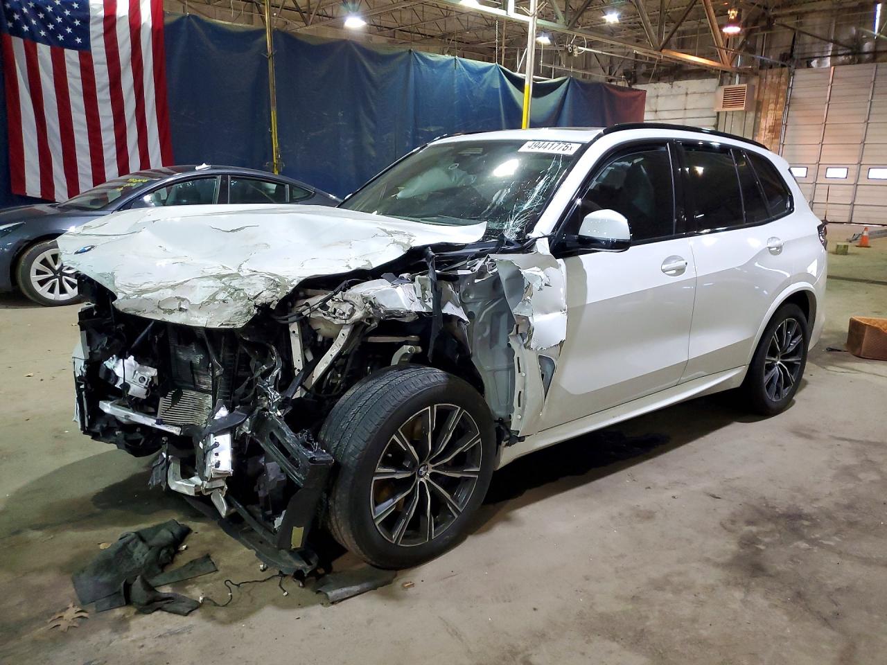 2024 BMW X5 xDrive40i — Front 3/4
