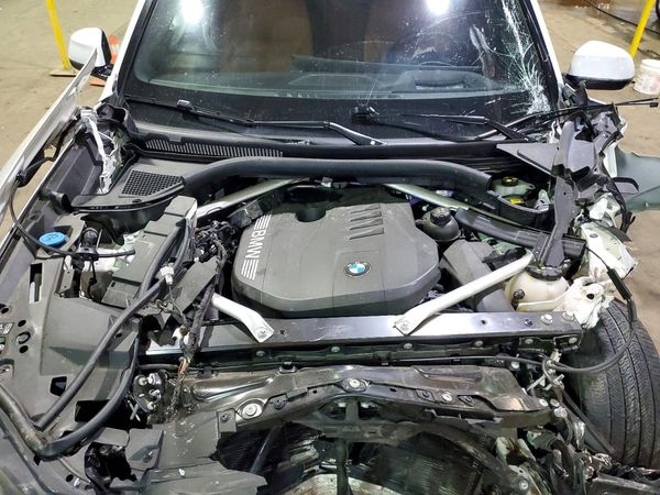 2024 BMW X5 xDrive40i — Engine bay