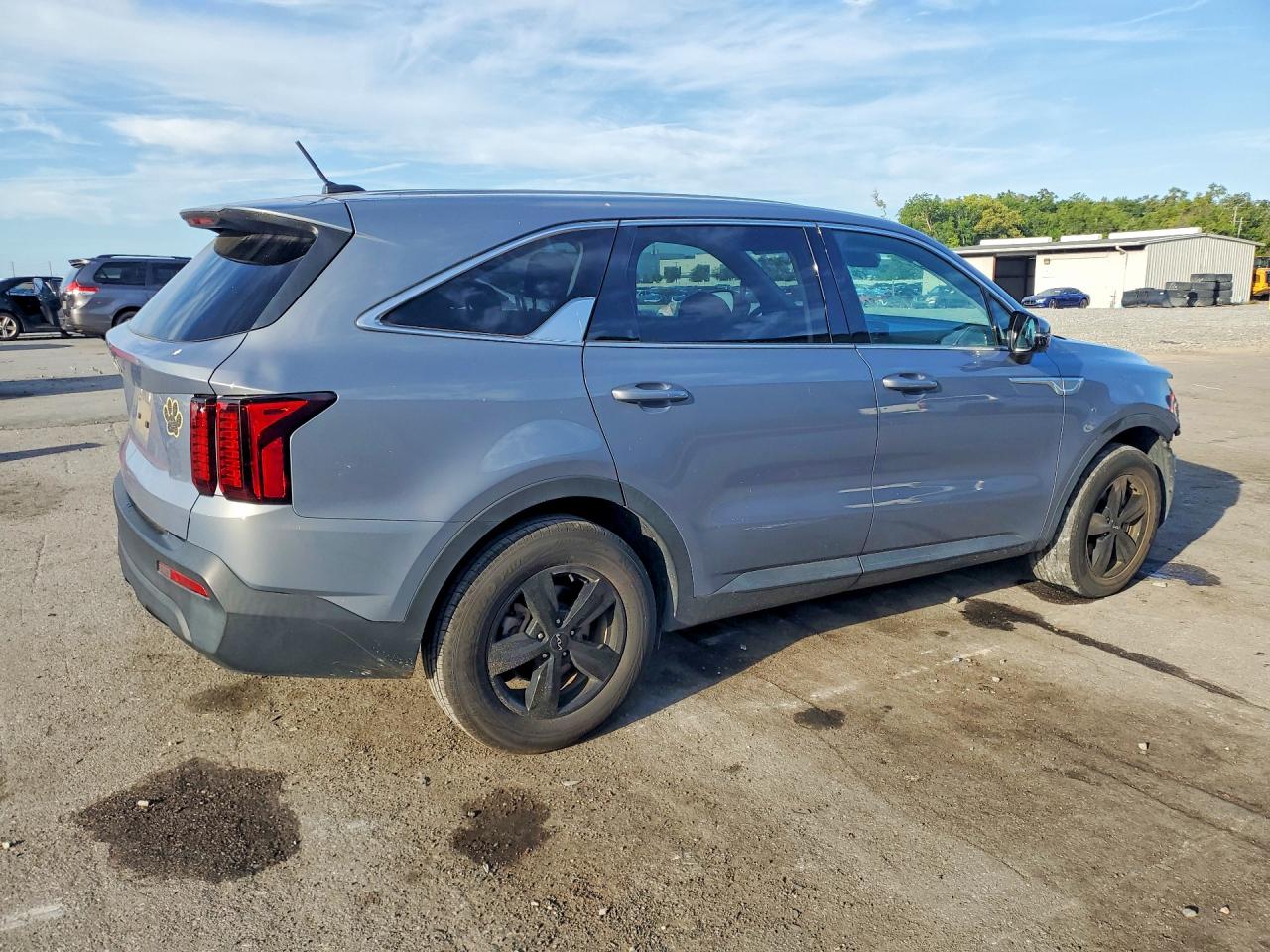 2023 KIA SORENTO LX