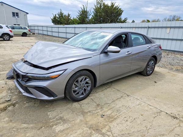 2024 HYUNDAI ELANTRA
