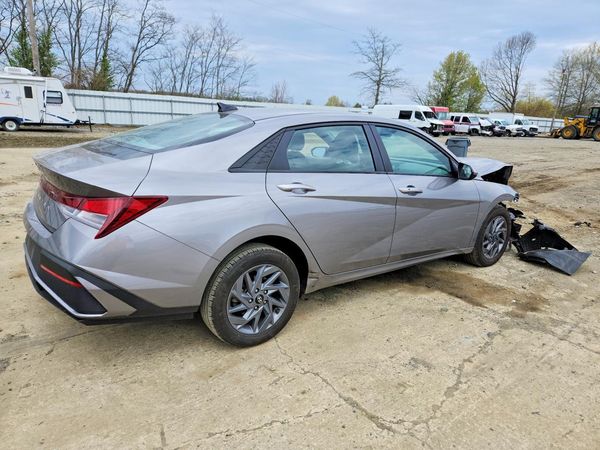 2024 HYUNDAI ELANTRA