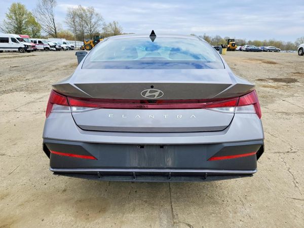 2024 HYUNDAI ELANTRA