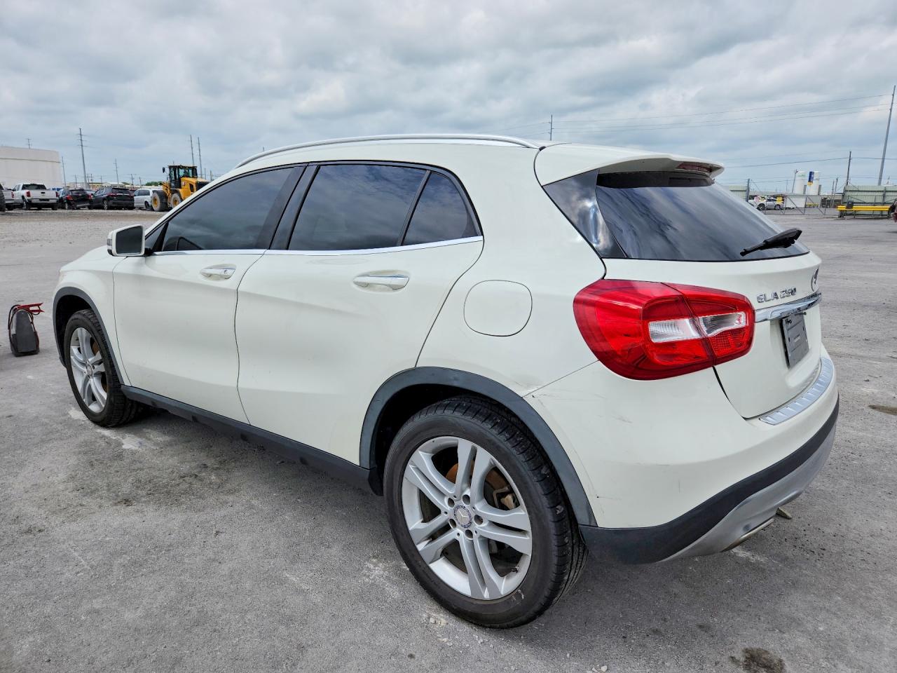 2016 MERCEDES-BENZ GLA