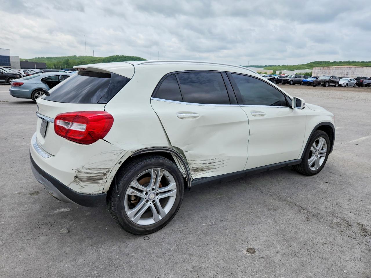 2016 MERCEDES-BENZ GLA