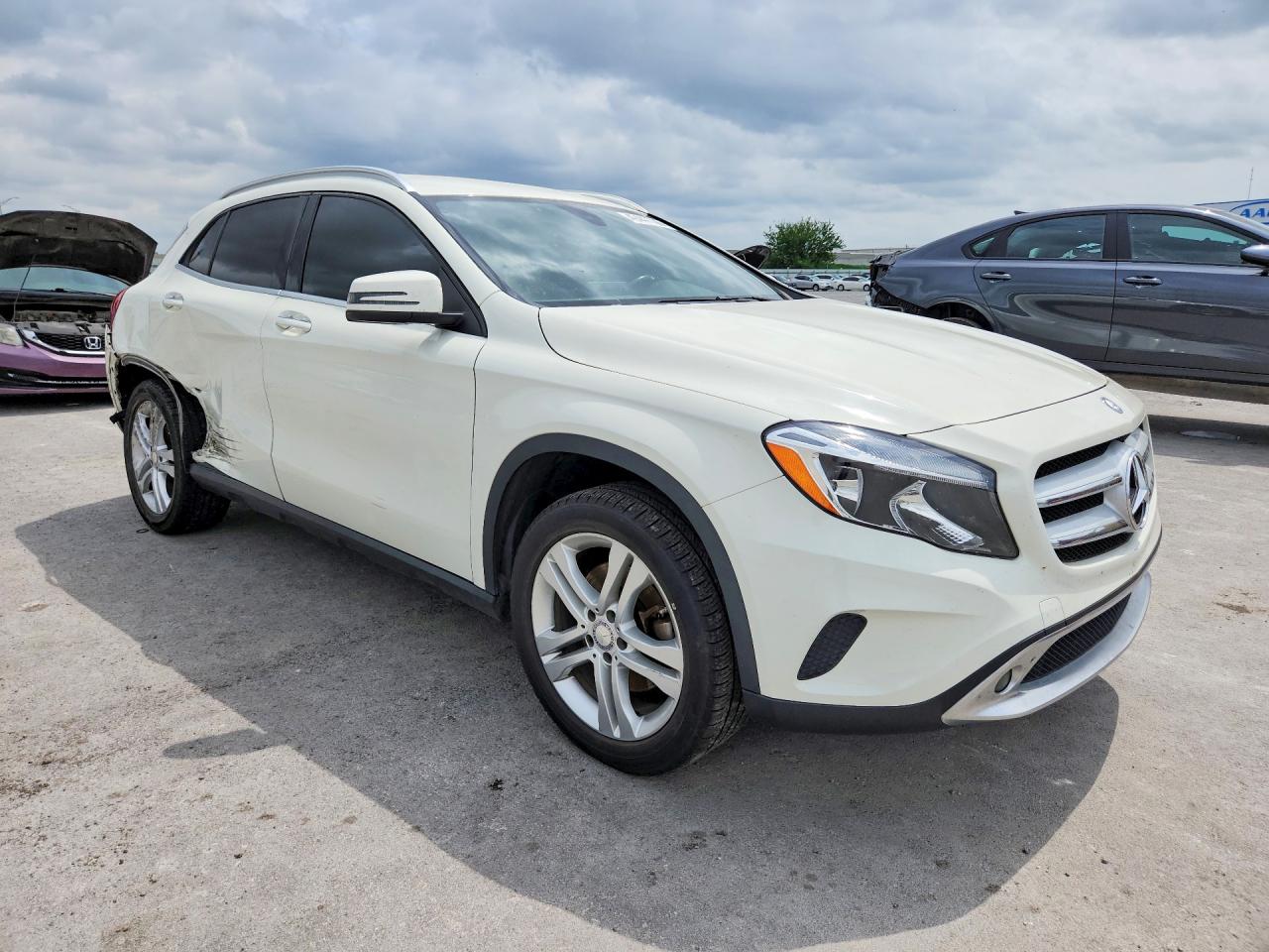 2016 MERCEDES-BENZ GLA