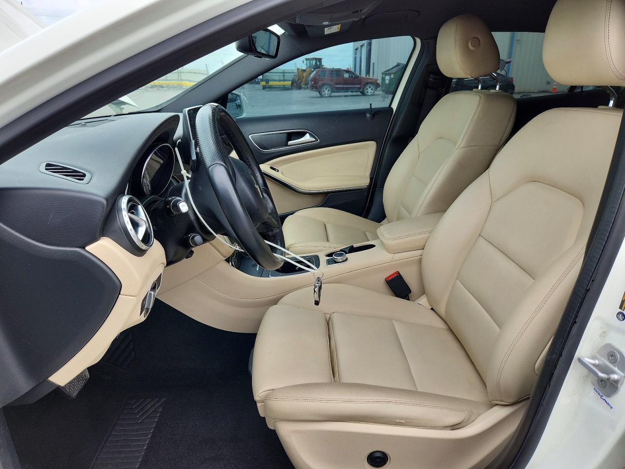 2016 MERCEDES-BENZ GLA