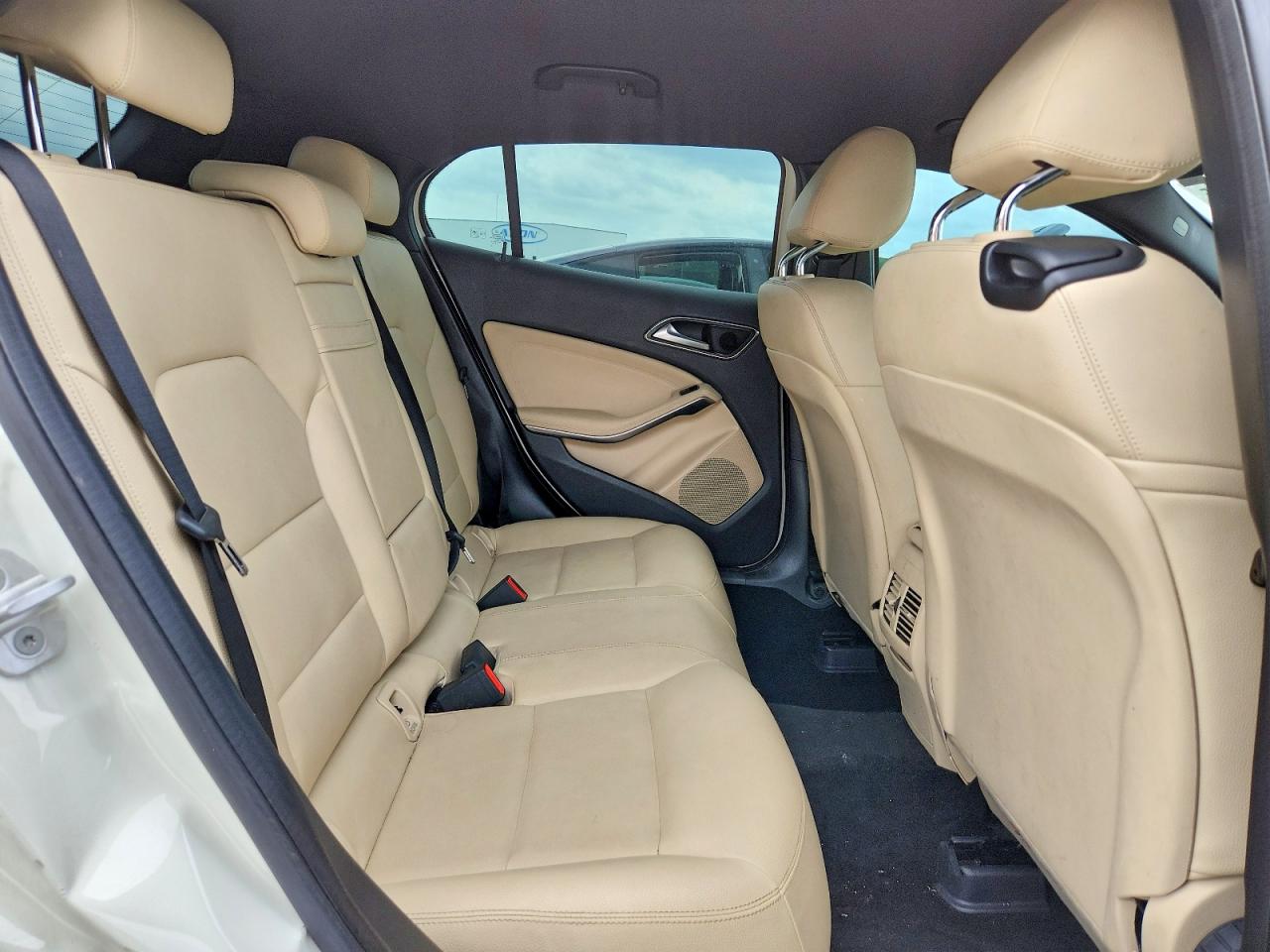 2016 MERCEDES-BENZ GLA