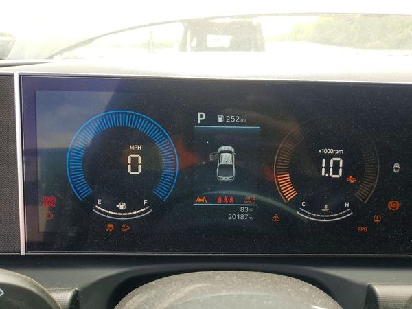 2025 HYUNDAI SANTA CRUZ SE