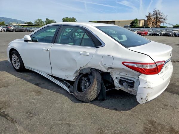 2016 TOYOTA CAMRY