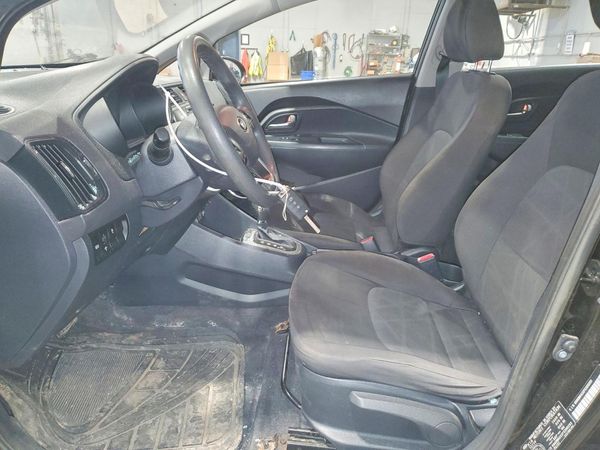 2015 KIA RIO LX 4DR GL - Middle-low