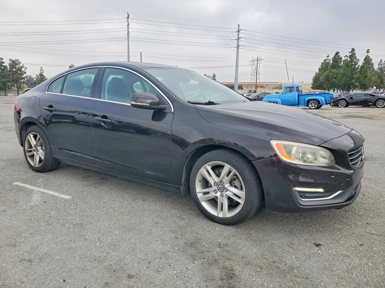 2015 VOLVO S60 Platinum (non R design)