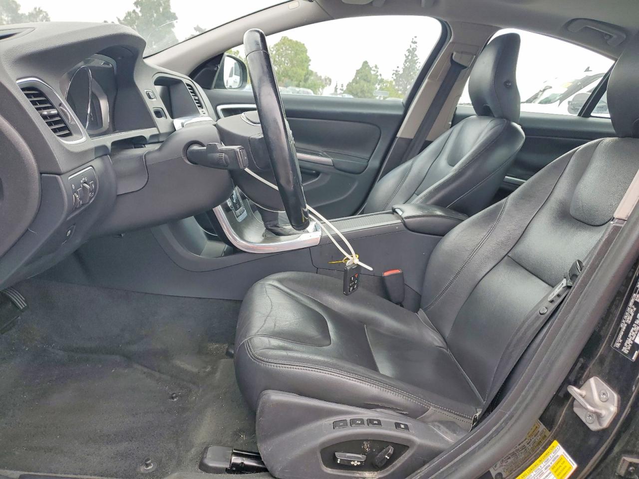 2015 VOLVO S60 Platinum (non R design)