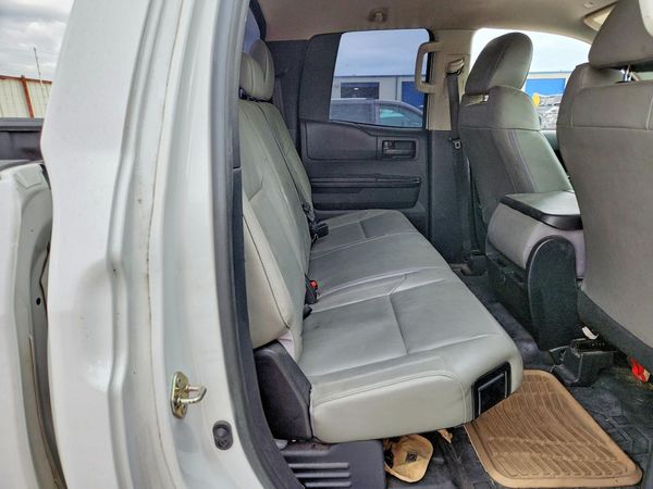 2019 TOYOTA TUNDRA SR5 Grade