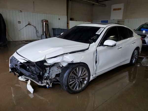 2022 INFINITI Q50 LUXE
