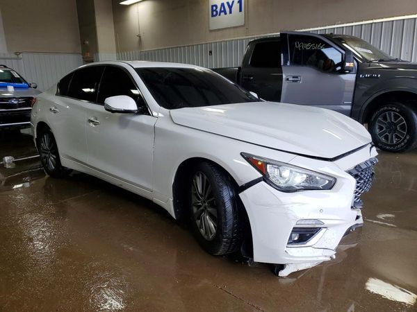2022 INFINITI Q50 LUXE