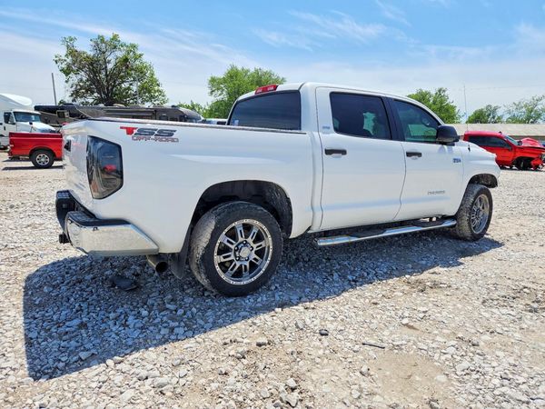 2016 TOYOTA TUNDRA