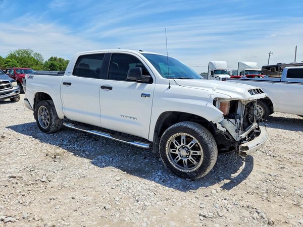 2016 TOYOTA TUNDRA