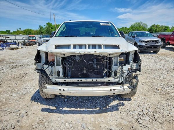 2016 TOYOTA TUNDRA