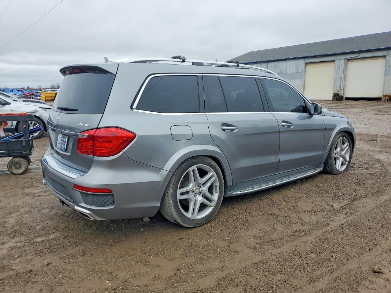 2015 MERCEDES-BENZ GL GL550 4MATIC