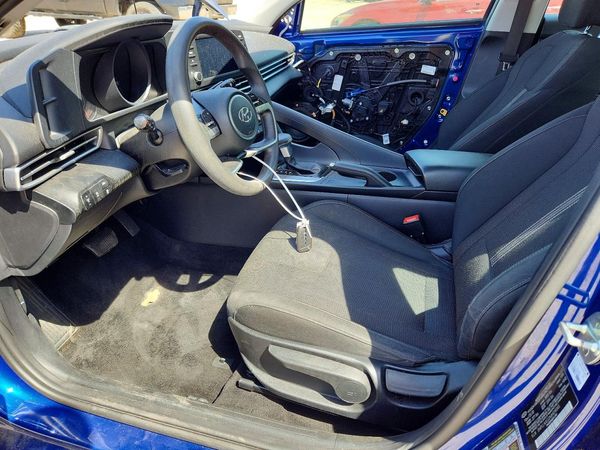 2021 HYUNDAI ELANTRA SE