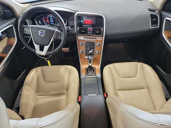 2016 VOLVO XC60