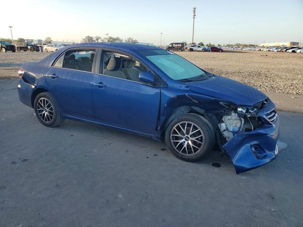 2013 TOYOTA COROLLA