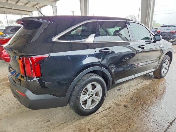 2022 KIA SORENTO LX