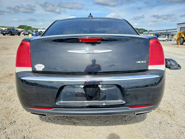 2018 CHRYSLER 300
