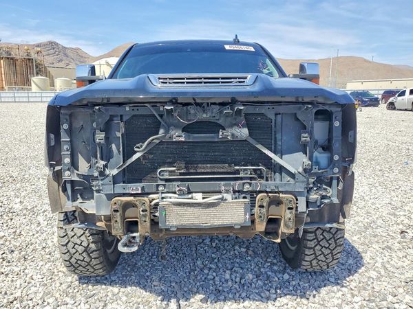 2017 CHEVROLET SILVERADO High Country