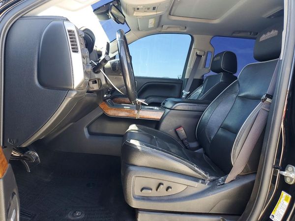 2017 CHEVROLET SILVERADO High Country