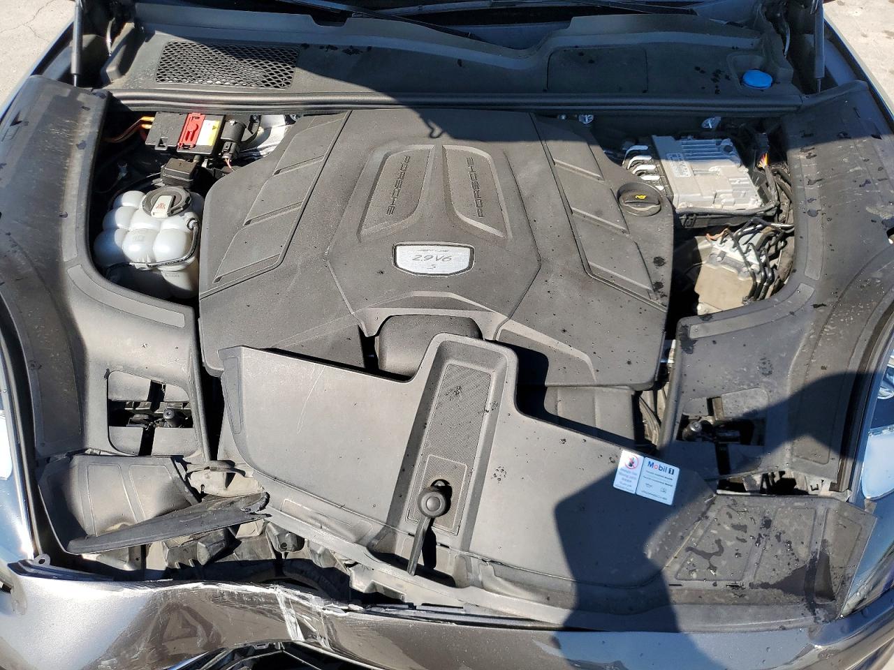 2019 PORSCHE CAYENNE S