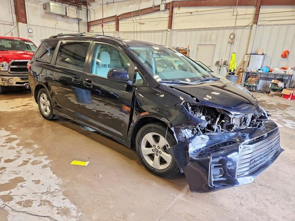 2020 TOYOTA SIENNA E grade